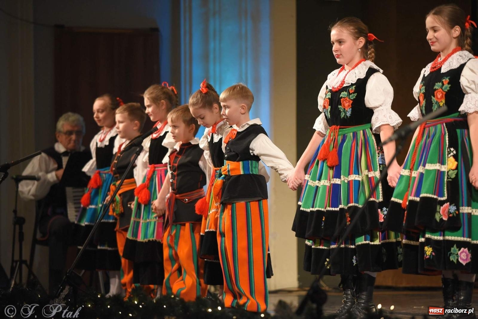Zdjęcie w galerii na portalu naszraciborz.pl: Strzecha i Skaza na wspólnym koncercie w RCK wiadomości z regionu