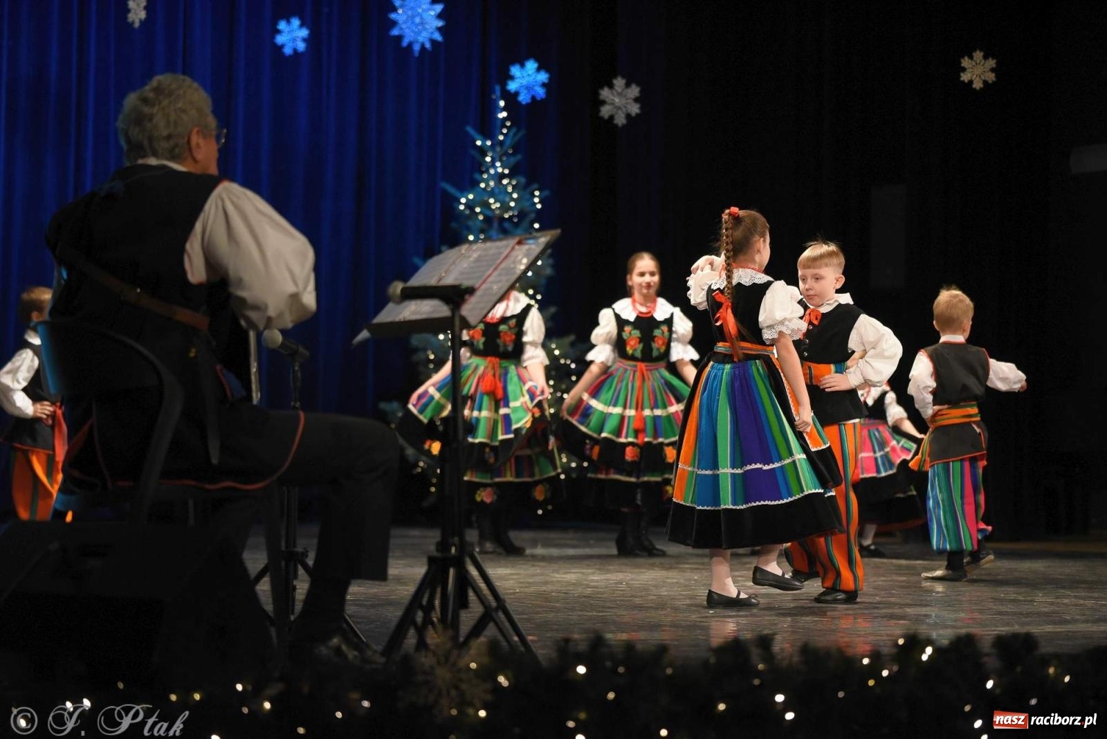 Zdjęcie w galerii na portalu naszraciborz.pl: Strzecha i Skaza na wspólnym koncercie w RCK wiadomości z regionu