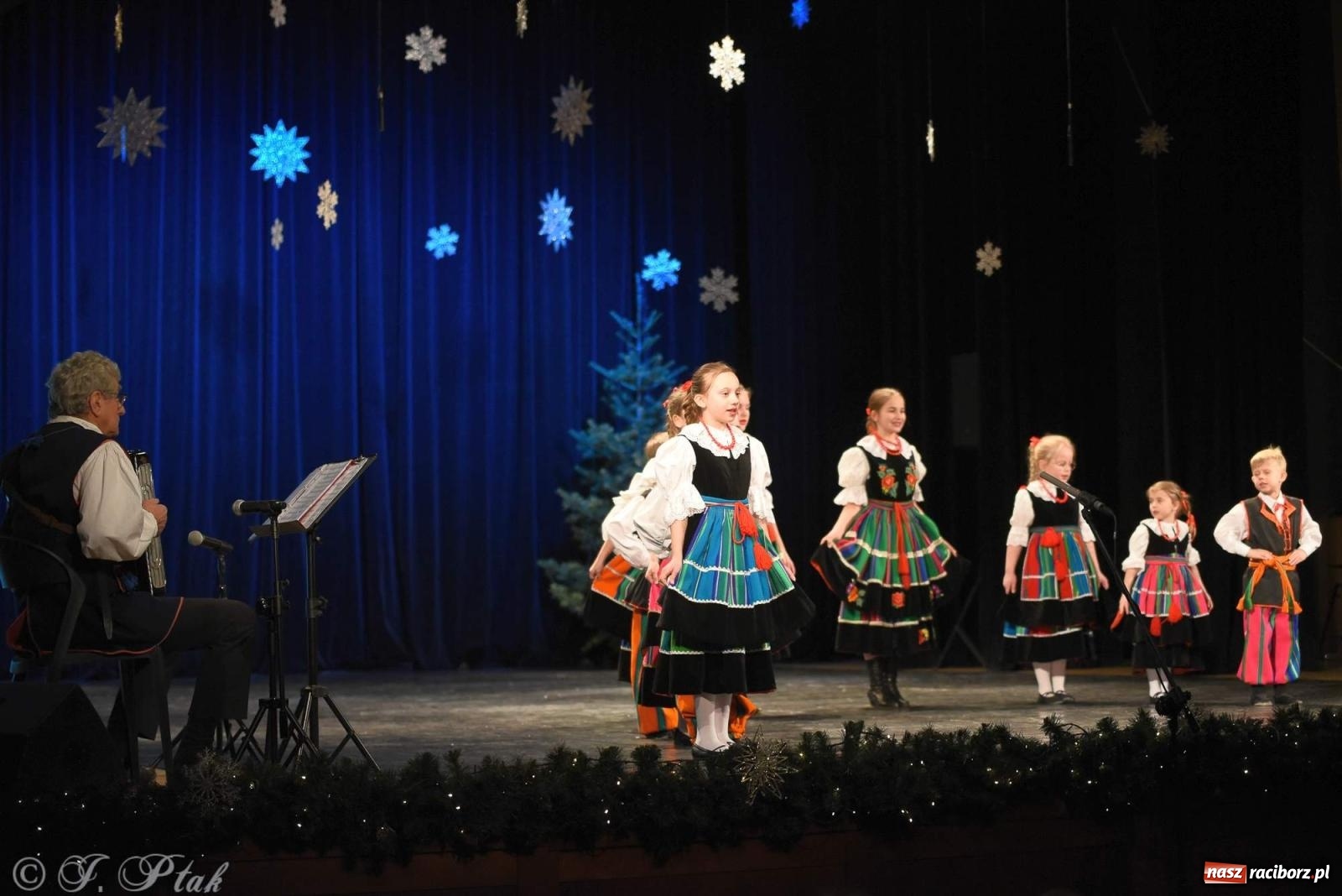 Zdjęcie w galerii na portalu naszraciborz.pl: Strzecha i Skaza na wspólnym koncercie w RCK wiadomości z regionu