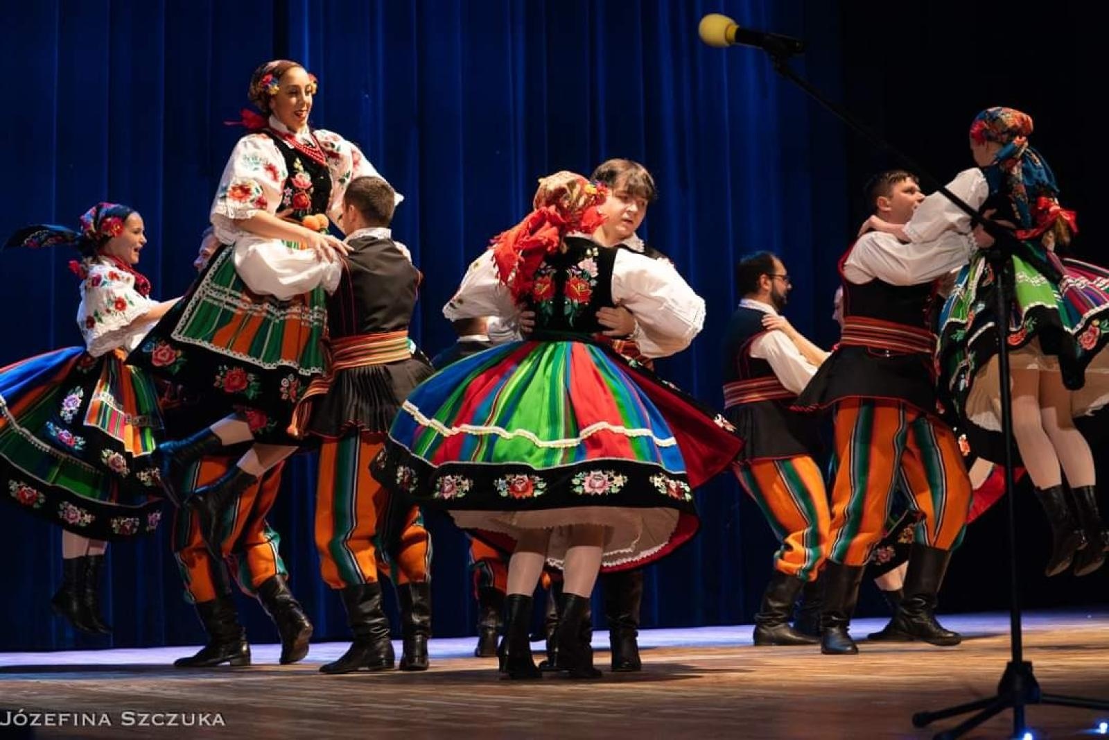 Zdjęcie w galerii na portalu naszraciborz.pl: Koncert charytatywny stowarzyszenia Bajtel na rzecz leczenia Madzi [FOTO] wiadomości z regionu