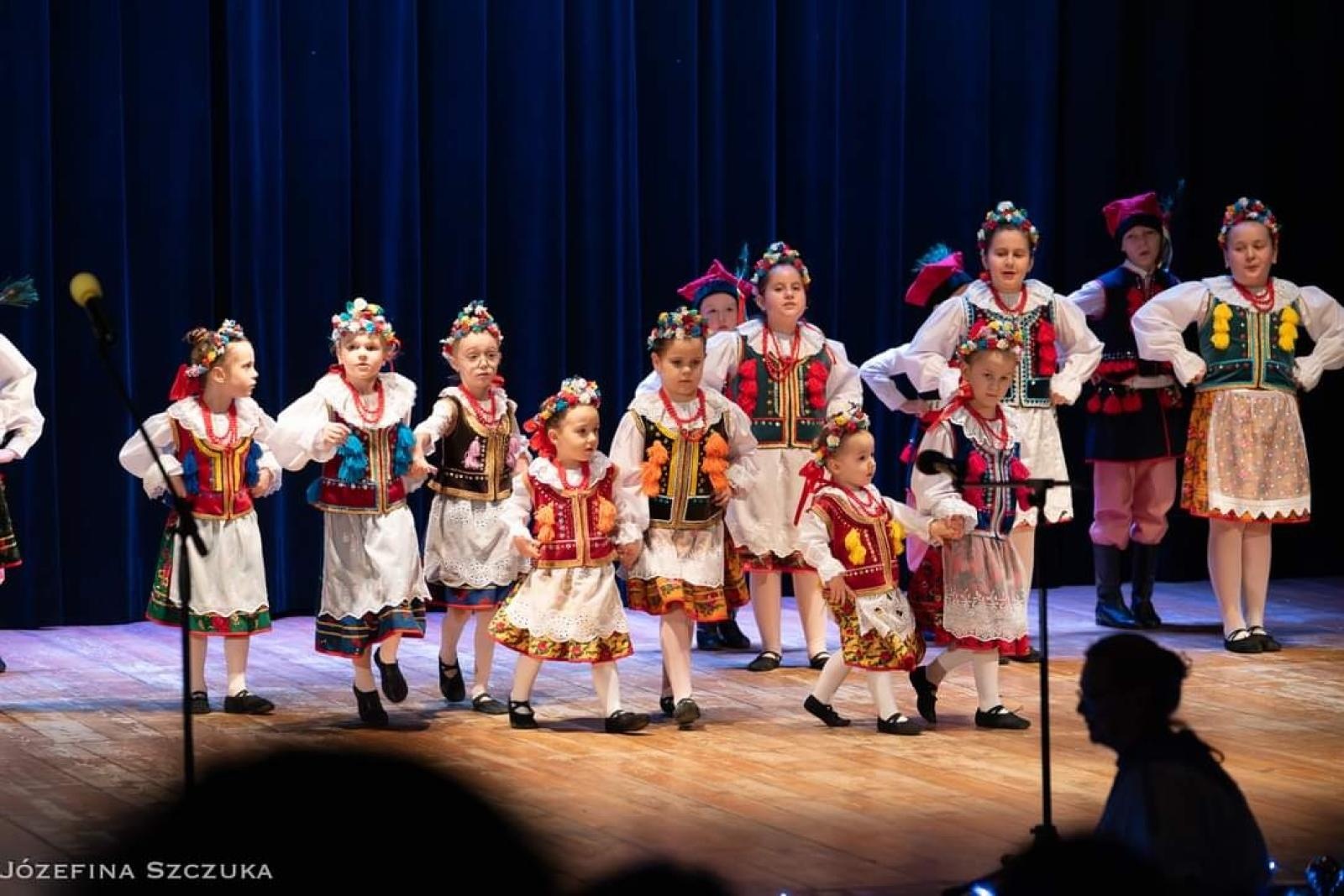 Zdjęcie w galerii na portalu naszraciborz.pl: Koncert charytatywny stowarzyszenia Bajtel na rzecz leczenia Madzi [FOTO] wiadomości z regionu
