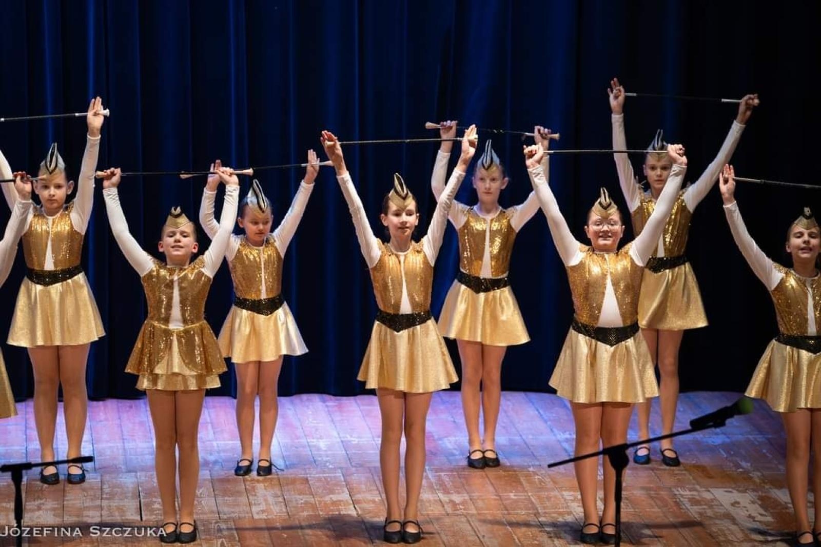 Zdjęcie w galerii na portalu naszraciborz.pl: Koncert charytatywny stowarzyszenia Bajtel na rzecz leczenia Madzi [FOTO] wiadomości z regionu