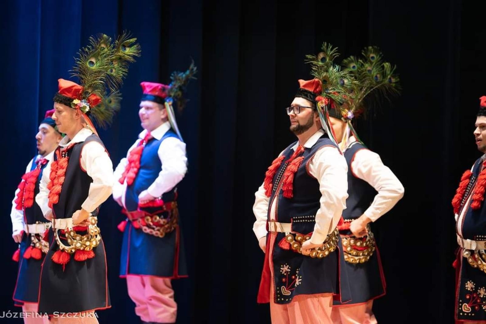 Zdjęcie w galerii na portalu naszraciborz.pl: Koncert charytatywny stowarzyszenia Bajtel na rzecz leczenia Madzi [FOTO] wiadomości z regionu