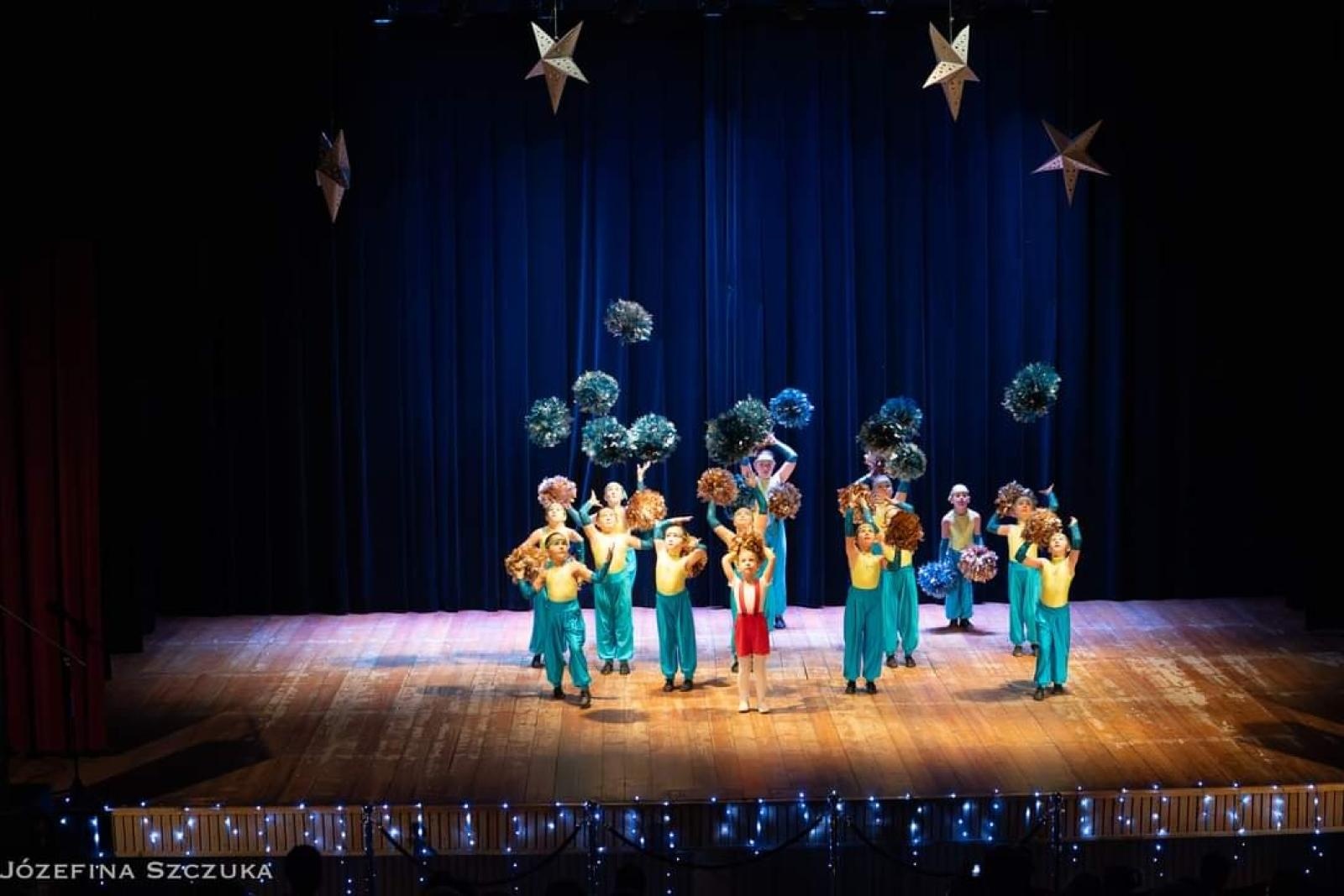 Zdjęcie w galerii na portalu naszraciborz.pl: Koncert charytatywny stowarzyszenia Bajtel na rzecz leczenia Madzi [FOTO] wiadomości z regionu