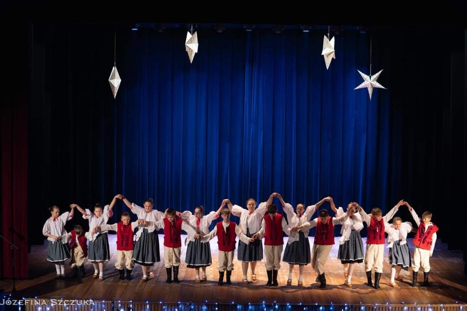 Zdjęcie w galerii na portalu naszraciborz.pl: Koncert charytatywny stowarzyszenia Bajtel na rzecz leczenia Madzi [FOTO] wiadomości z regionu