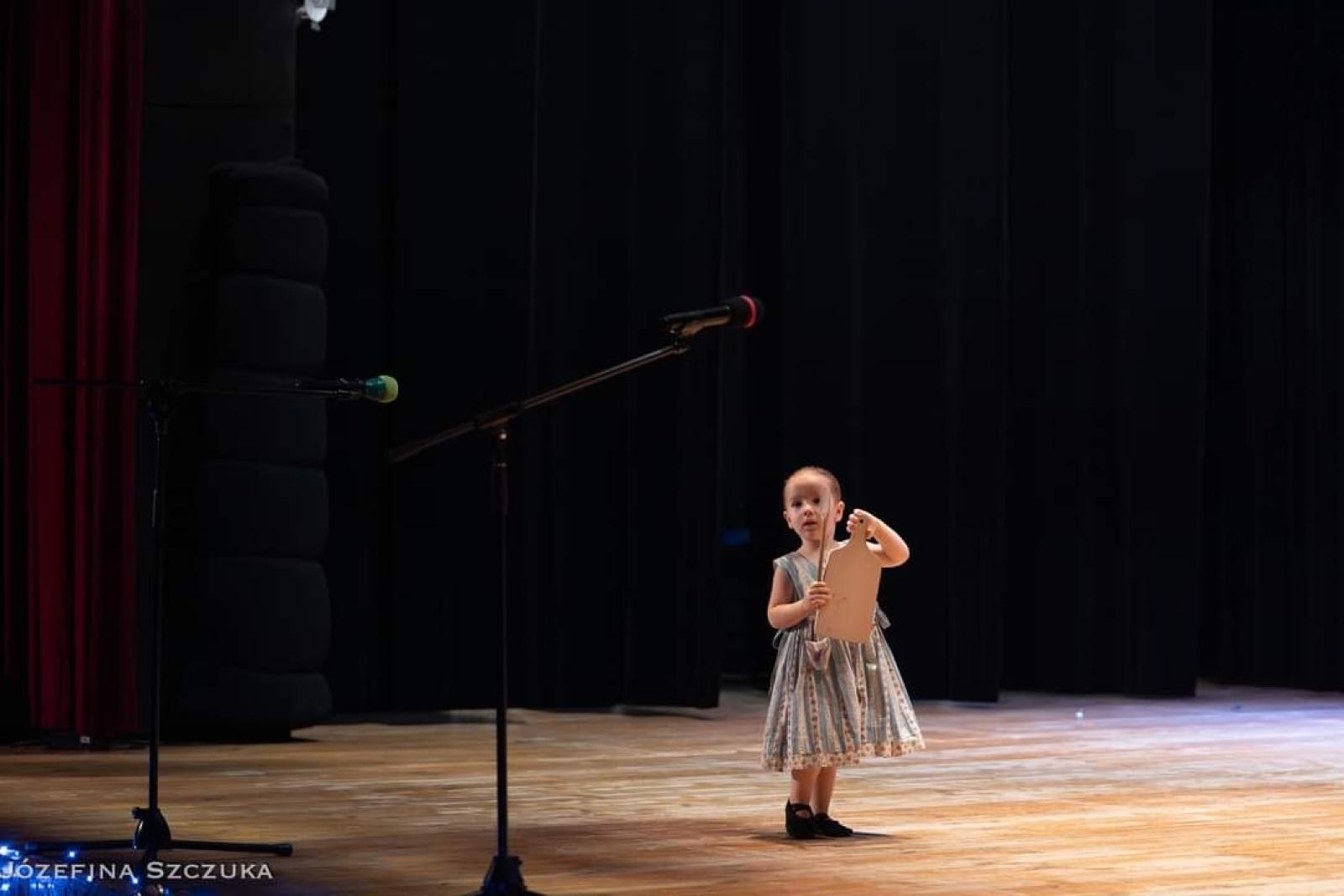 Zdjęcie w galerii na portalu naszraciborz.pl: Koncert charytatywny stowarzyszenia Bajtel na rzecz leczenia Madzi [FOTO] wiadomości z regionu