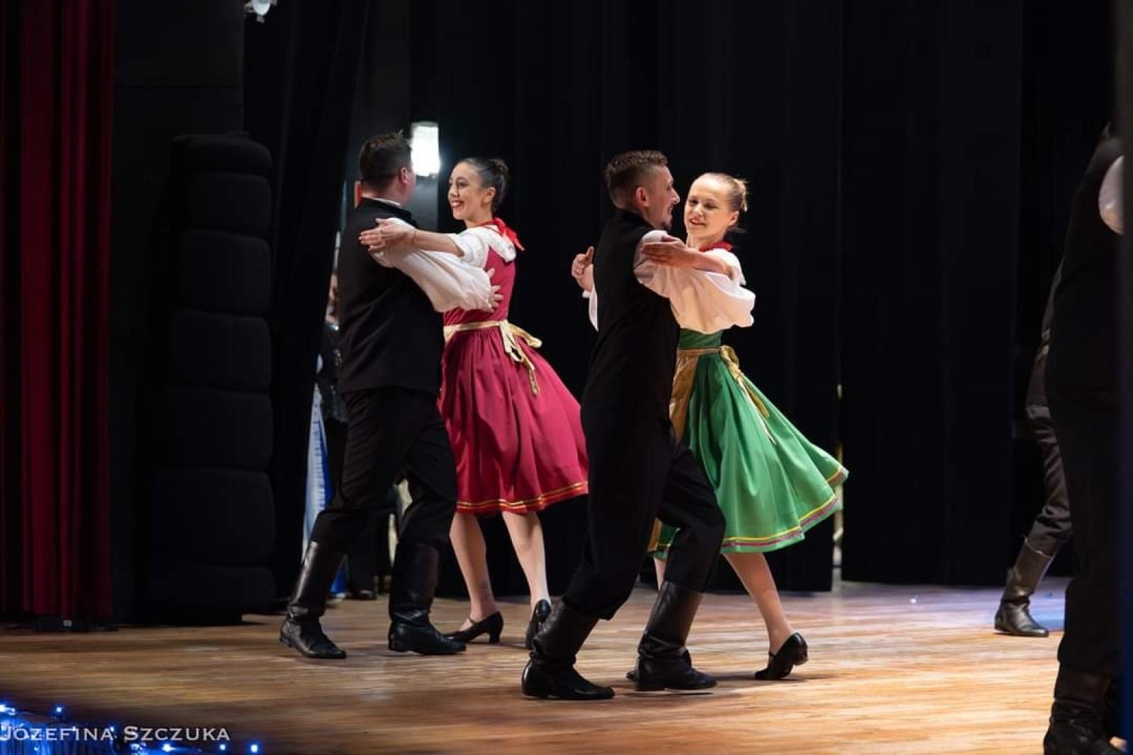 Zdjęcie w galerii na portalu naszraciborz.pl: Koncert charytatywny stowarzyszenia Bajtel na rzecz leczenia Madzi [FOTO] wiadomości z regionu