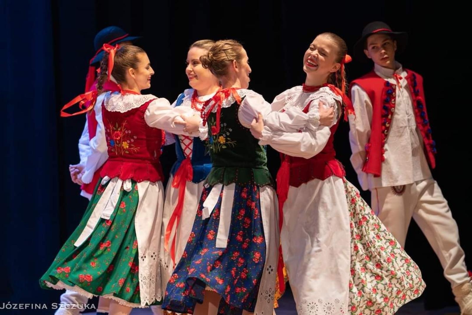 Zdjęcie w galerii na portalu naszraciborz.pl: Koncert charytatywny stowarzyszenia Bajtel na rzecz leczenia Madzi [FOTO] wiadomości z regionu