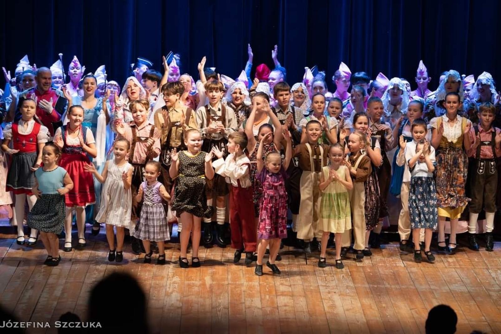 Zdjęcie w galerii na portalu naszraciborz.pl: Koncert charytatywny stowarzyszenia Bajtel na rzecz leczenia Madzi [FOTO] wiadomości z regionu