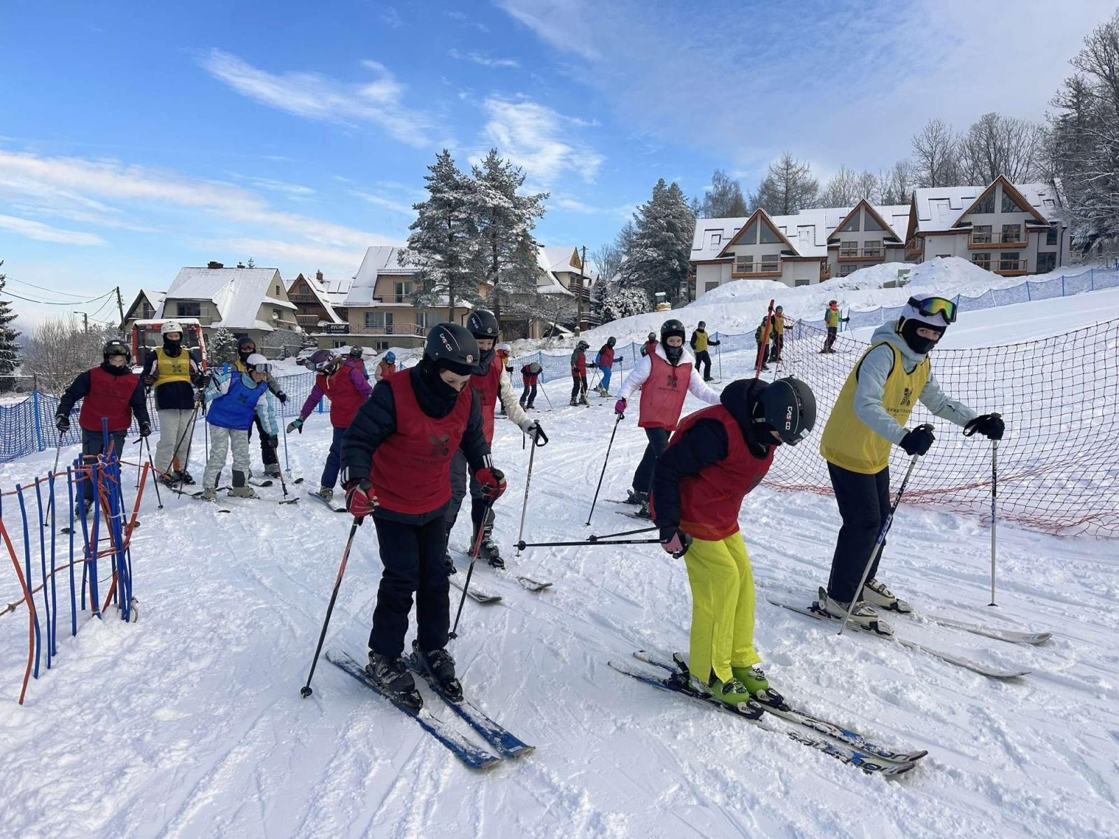 Zdjęcie w galerii na portalu naszraciborz.pl: Młodzi narciarze z gm. Krzyżanowice szusowali w Zakopanem wiadomości z regionu