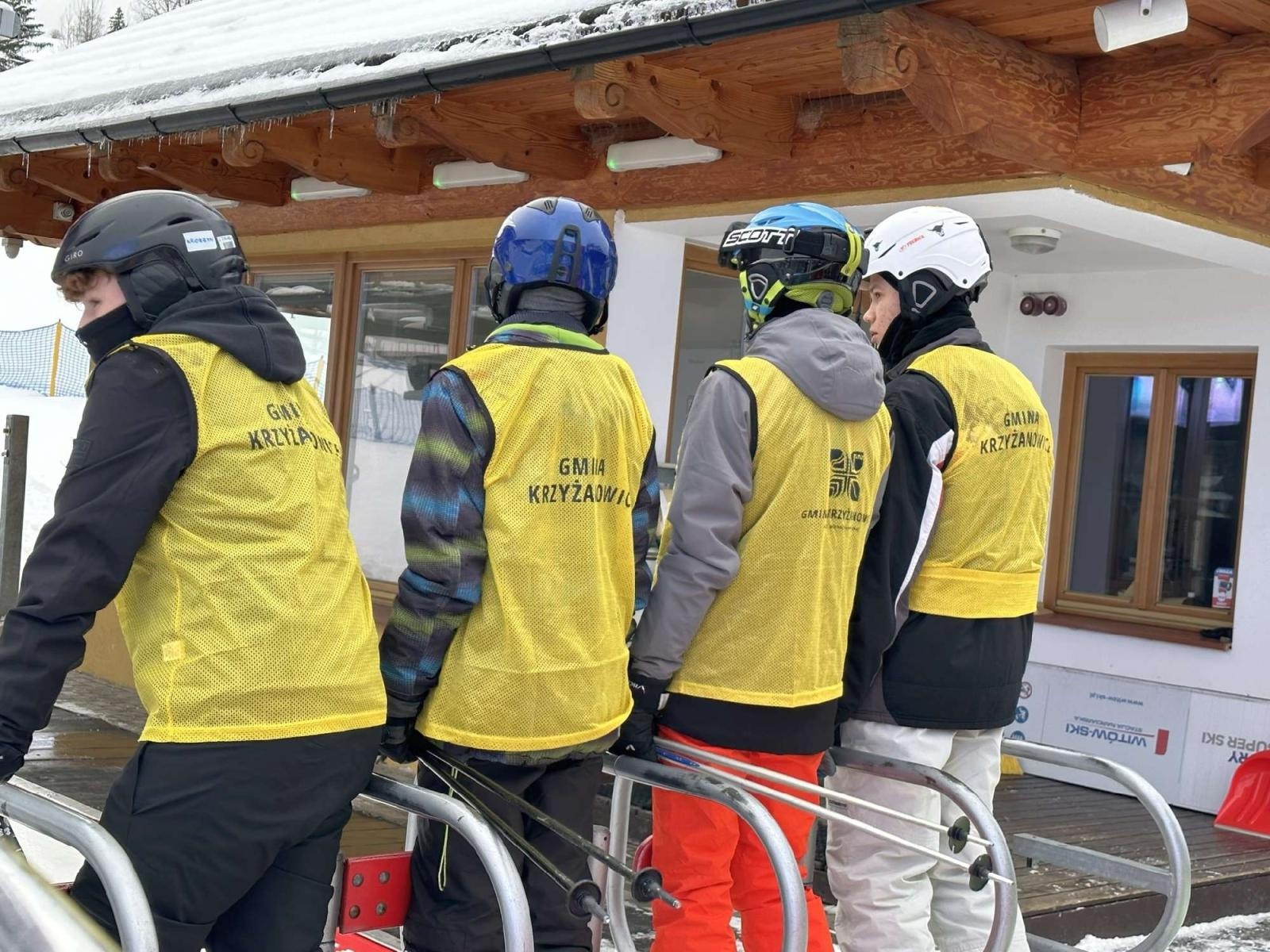 Zdjęcie w galerii na portalu naszraciborz.pl: Młodzi narciarze z gm. Krzyżanowice szusowali w Zakopanem wiadomości z regionu