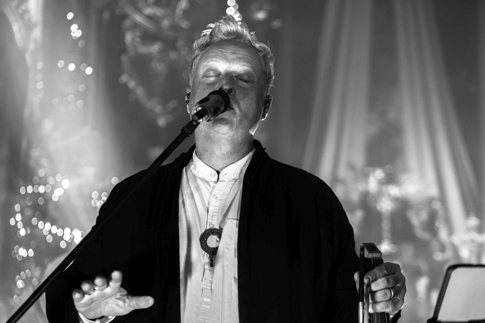 Zdjęcie w galerii na portalu naszraciborz.pl: Zespół Bartnicky pięknie kolędował w Kietrzu! wiadomości z regionu