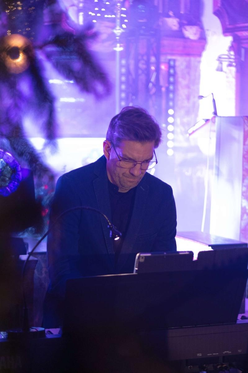 Zdjęcie w galerii na portalu naszraciborz.pl: Zespół Bartnicky pięknie kolędował w Kietrzu! wiadomości z regionu