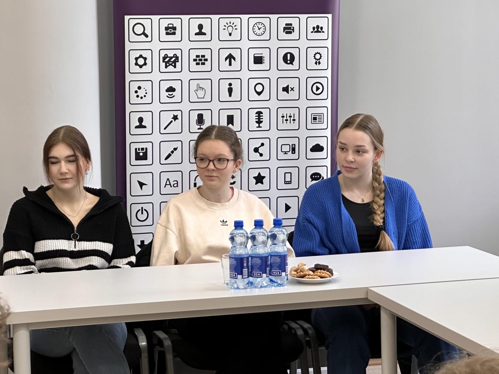 Zdjęcie w galerii na portalu naszraciborz.pl: Nowa Rada Uczelniana Samorządu Studenckiego spotkała się z władzami ANS wiadomości z regionu