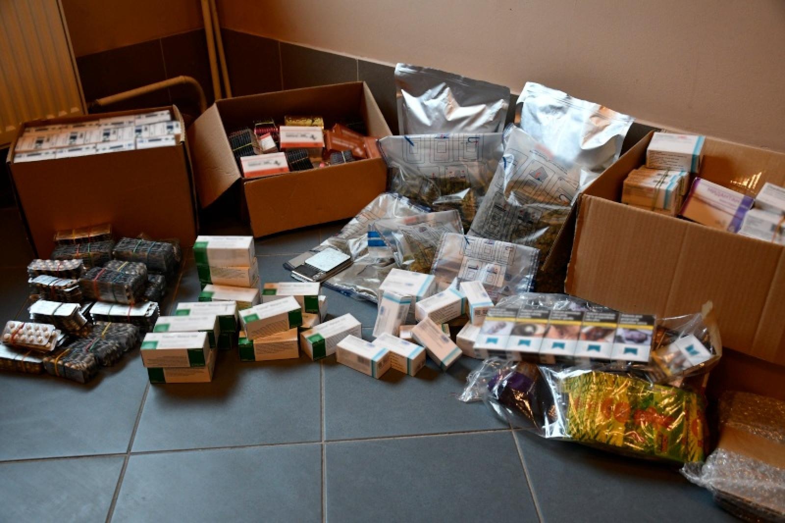 Zdjęcie w galerii na portalu naszraciborz.pl: Darknet i klocki z narkotykami. Sukces śląskich pograniczników z Raciborza wiadomości z regionu