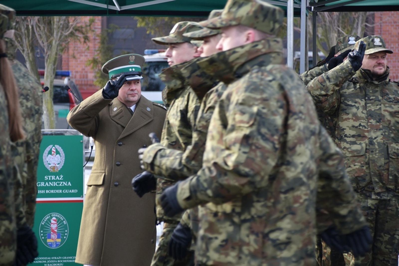 Zdjęcie w galerii na portalu naszraciborz.pl: Uroczyste ślubowanie nowych funkcjonariuszy Śląskiego Oddziału Straży Granicznej w Raciborzu wiadomości z regionu