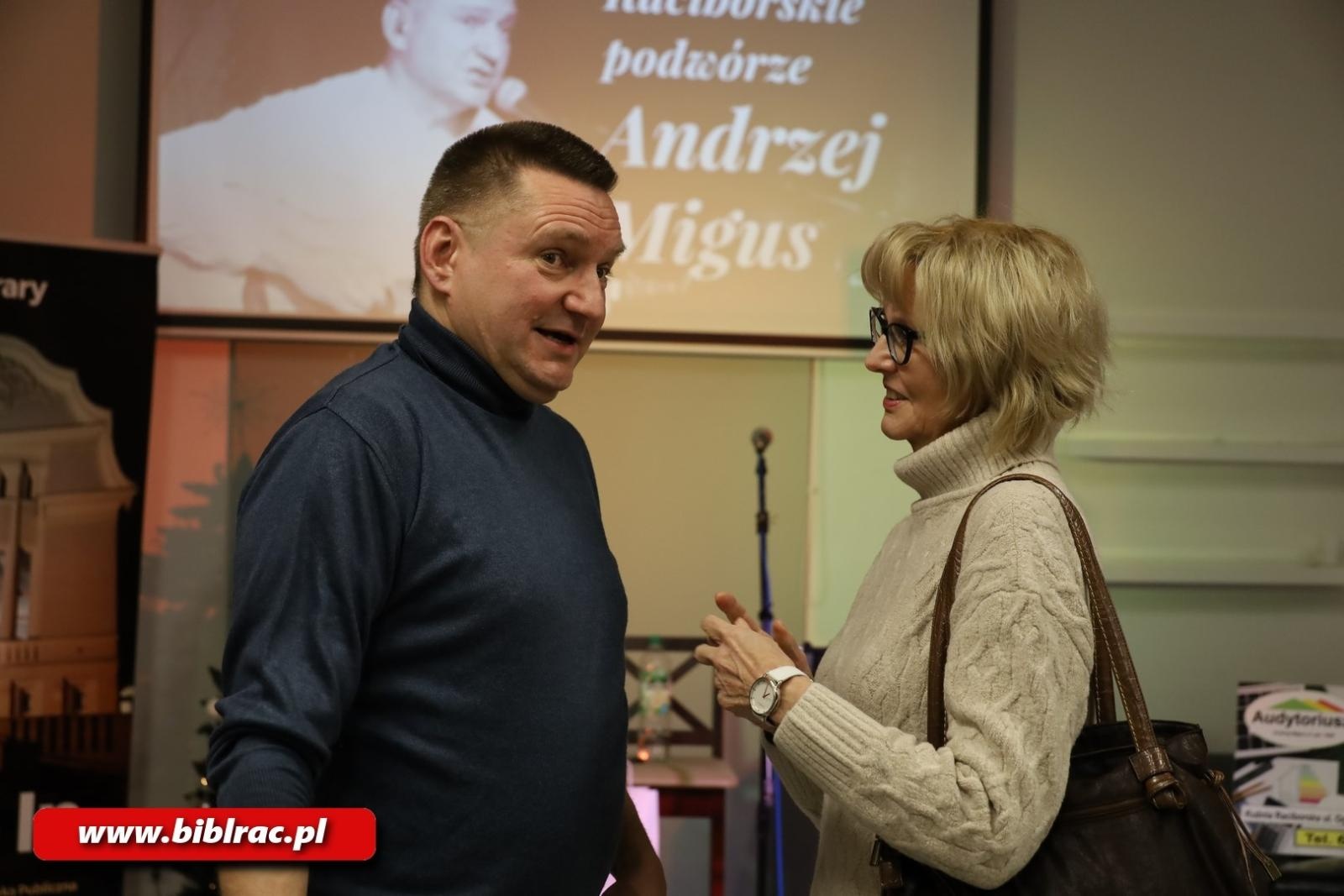 Zdjęcie w galerii na portalu naszraciborz.pl: Co słychać na raciborskim podwórzu? Andrzej Migus wystąpił w raciborskiej bibliotece wiadomości z regionu