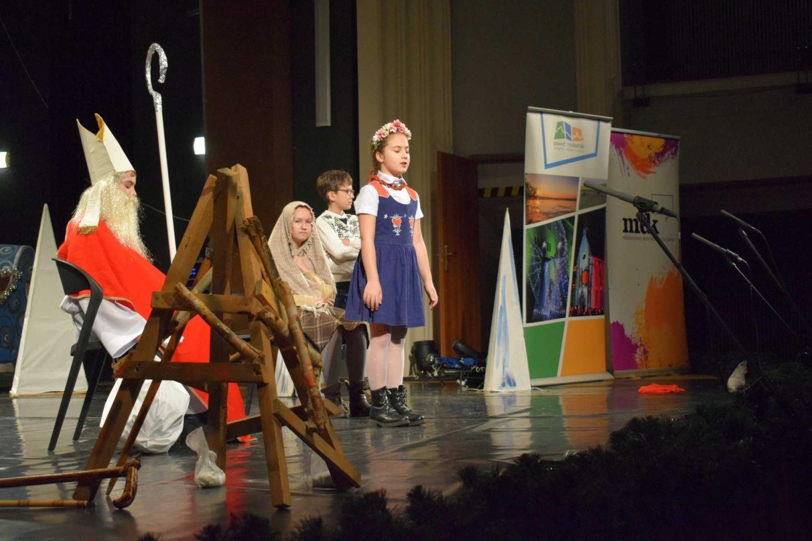 Zdjęcie w galerii na portalu naszraciborz.pl: Powiatowy Przegląd Widowisk Bożonarodzeniowych wiadomości z regionu