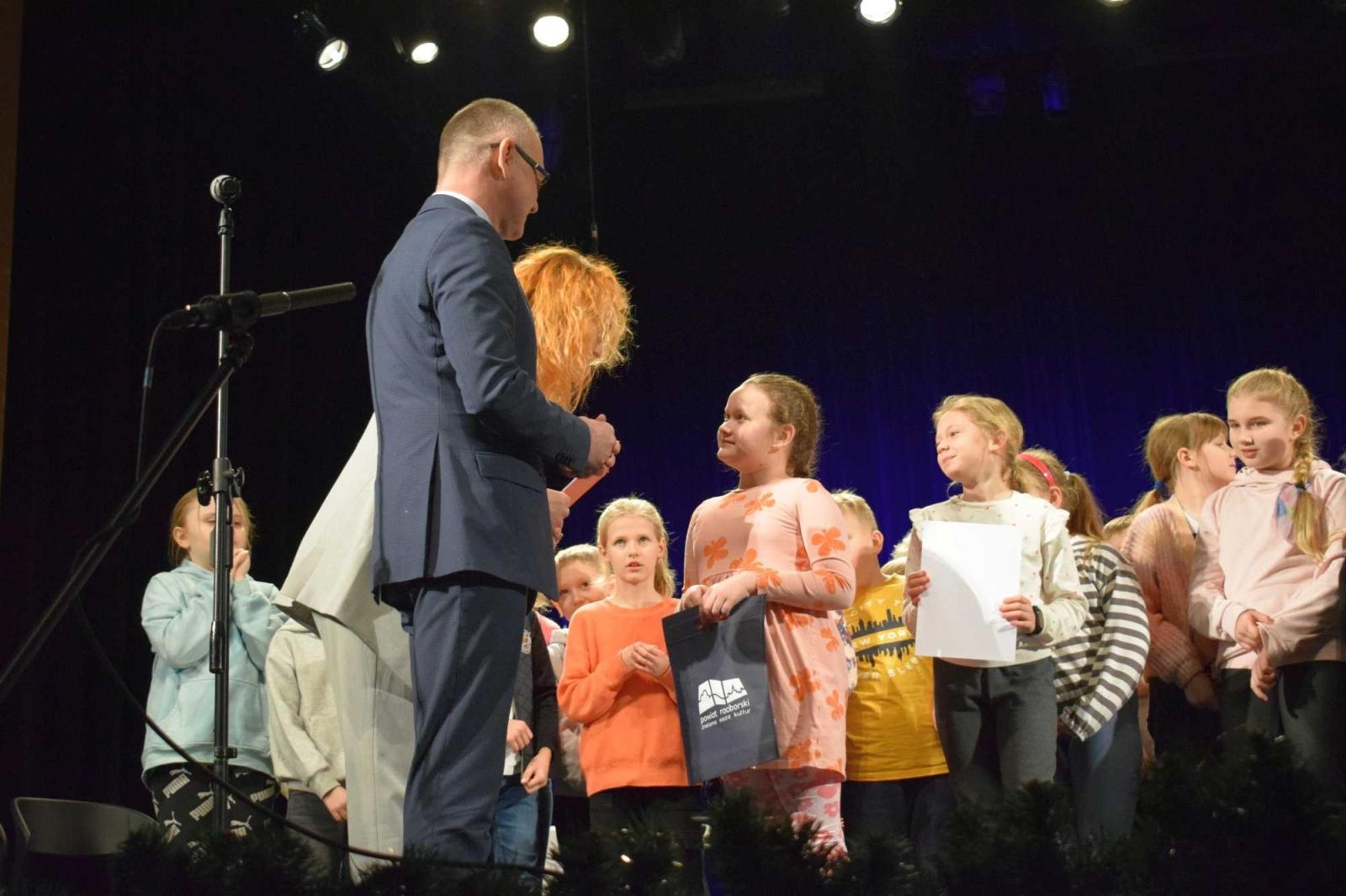 Zdjęcie w galerii na portalu naszraciborz.pl: Powiatowy Przegląd Widowisk Bożonarodzeniowych wiadomości z regionu