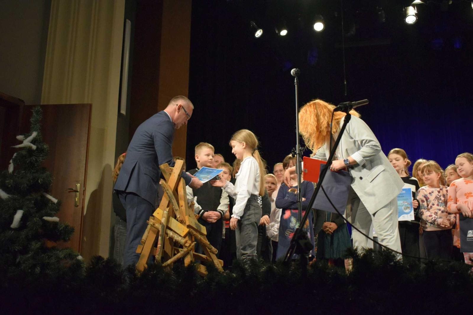 Zdjęcie w galerii na portalu naszraciborz.pl: Powiatowy Przegląd Widowisk Bożonarodzeniowych wiadomości z regionu