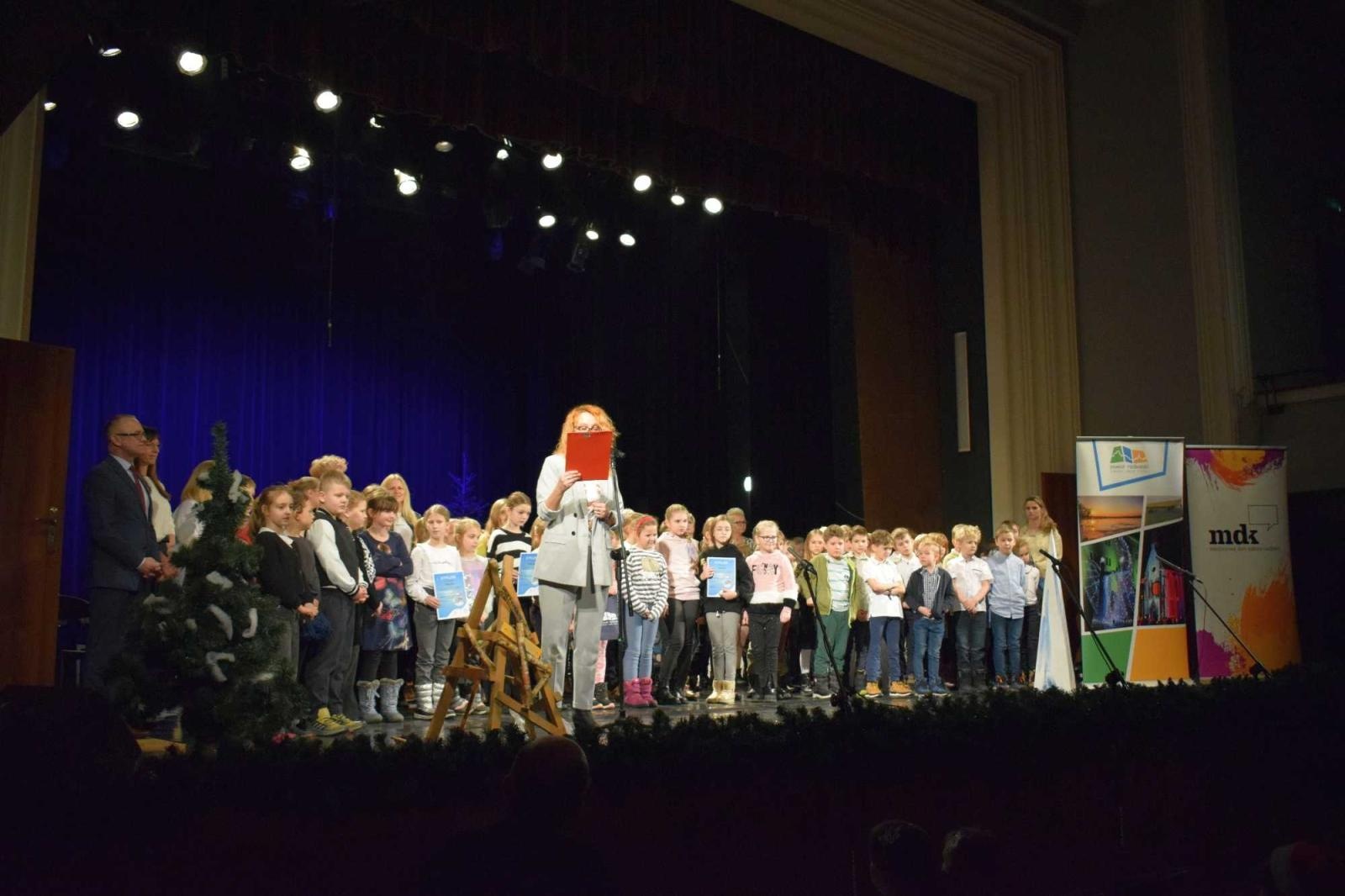 Zdjęcie w galerii na portalu naszraciborz.pl: Powiatowy Przegląd Widowisk Bożonarodzeniowych wiadomości z regionu