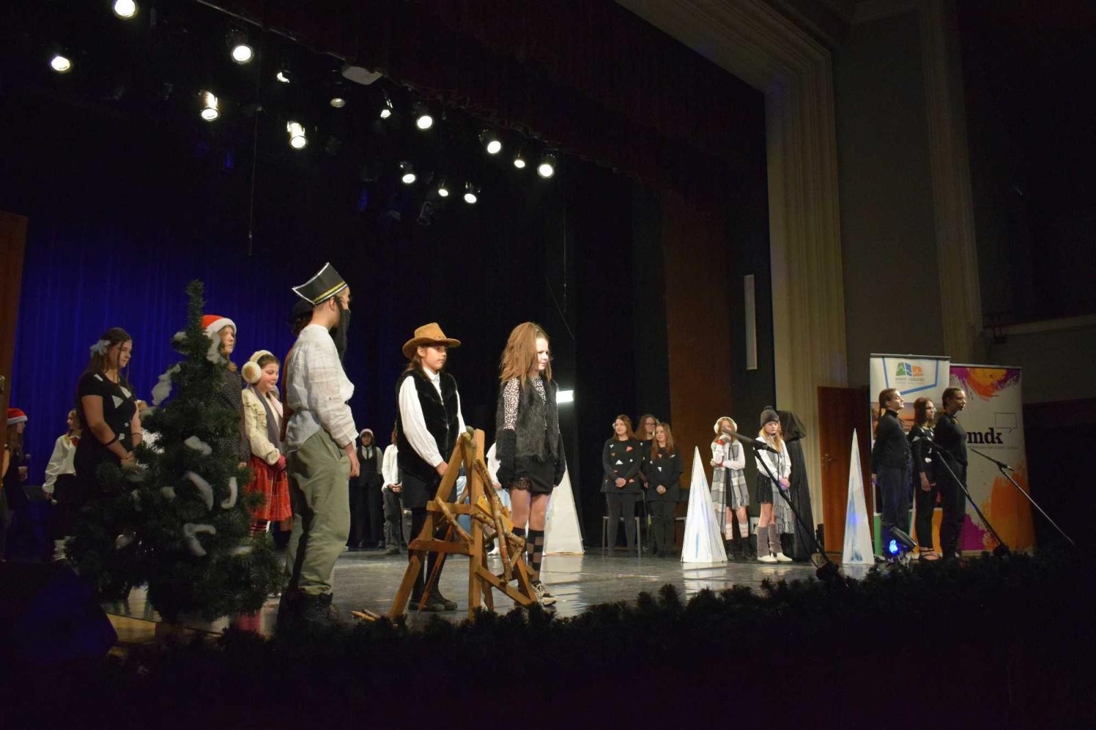 Zdjęcie w galerii na portalu naszraciborz.pl: Powiatowy Przegląd Widowisk Bożonarodzeniowych wiadomości z regionu