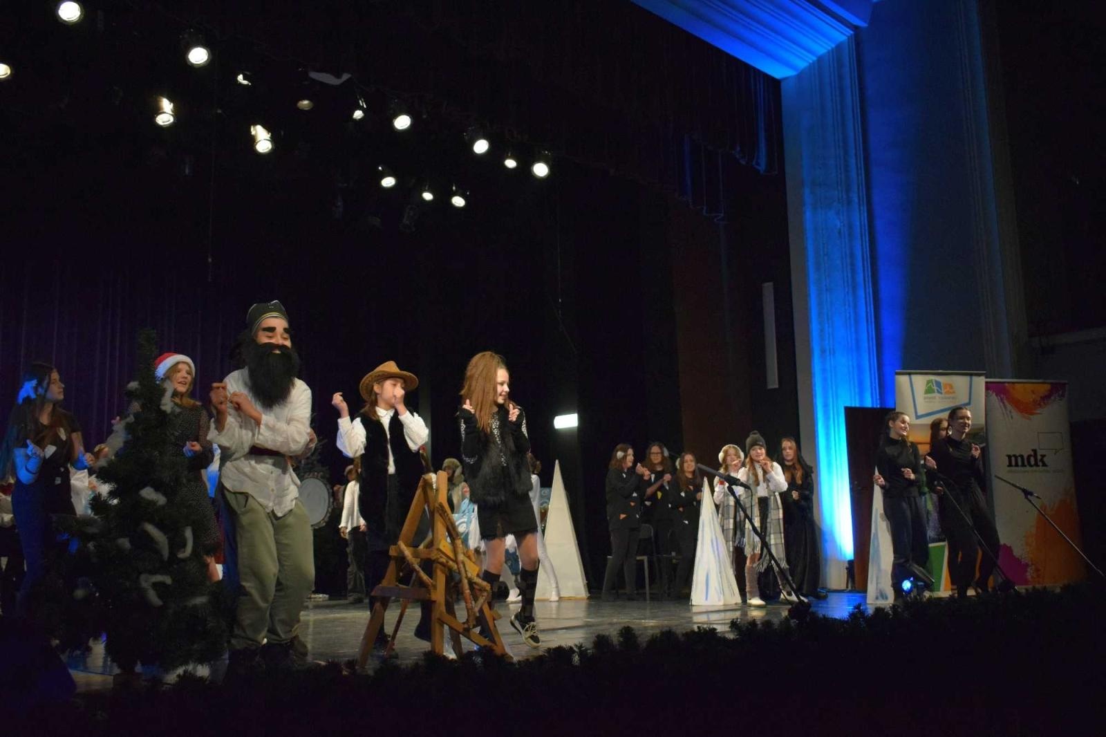 Zdjęcie w galerii na portalu naszraciborz.pl: Powiatowy Przegląd Widowisk Bożonarodzeniowych wiadomości z regionu