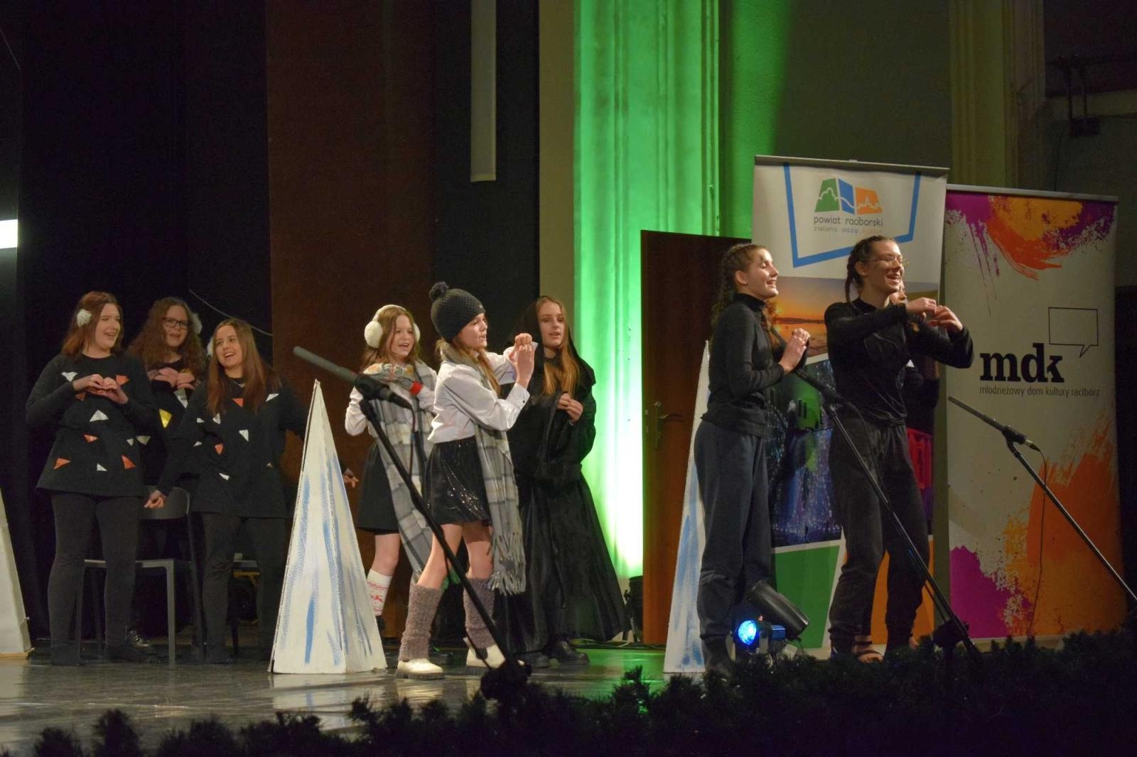 Zdjęcie w galerii na portalu naszraciborz.pl: Powiatowy Przegląd Widowisk Bożonarodzeniowych wiadomości z regionu