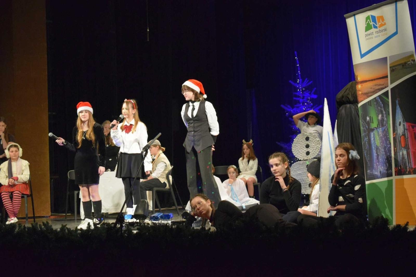 Zdjęcie w galerii na portalu naszraciborz.pl: Powiatowy Przegląd Widowisk Bożonarodzeniowych wiadomości z regionu