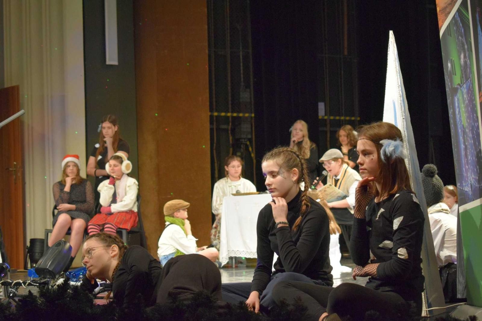 Zdjęcie w galerii na portalu naszraciborz.pl: Powiatowy Przegląd Widowisk Bożonarodzeniowych wiadomości z regionu