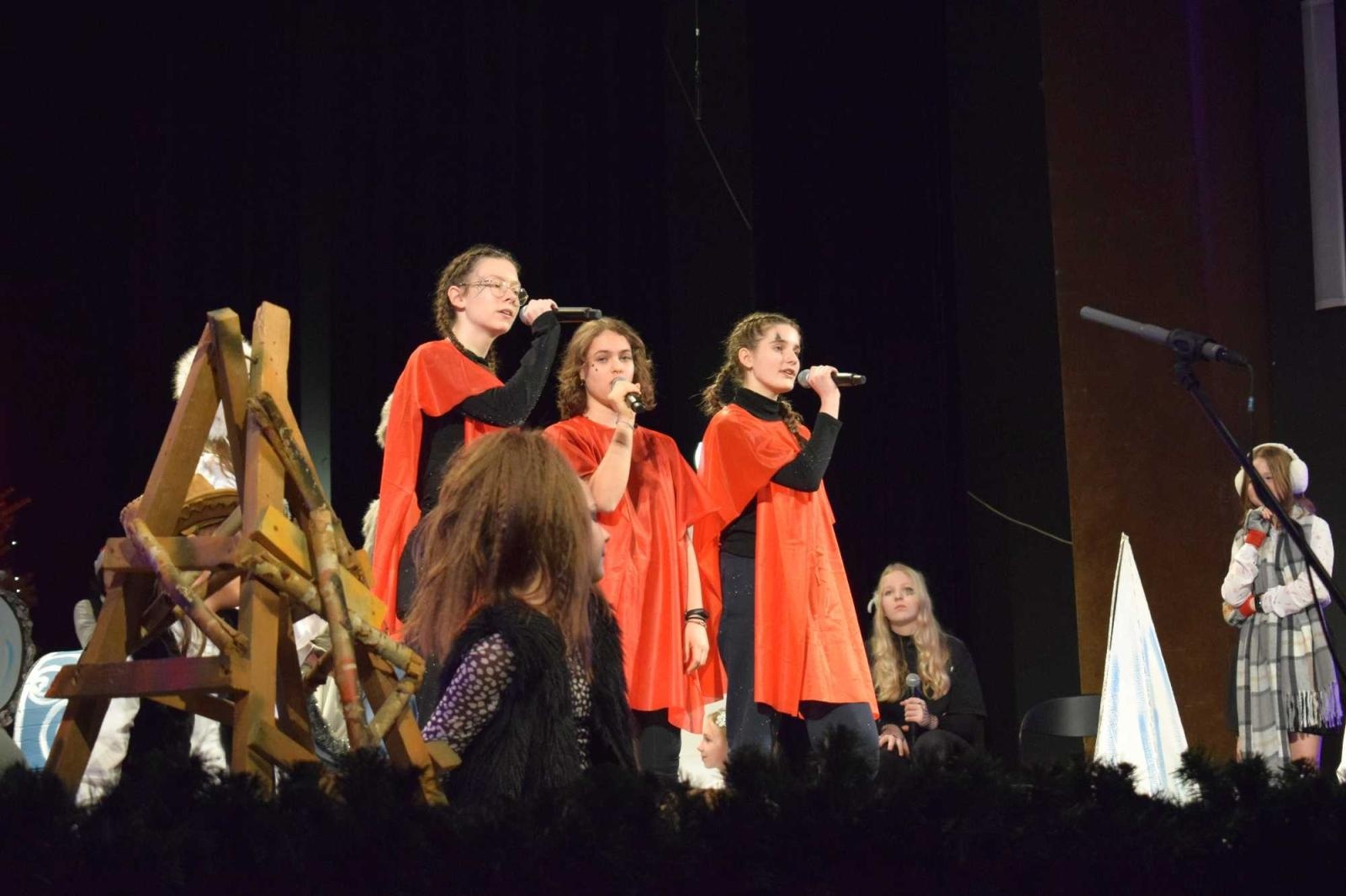 Zdjęcie w galerii na portalu naszraciborz.pl: Powiatowy Przegląd Widowisk Bożonarodzeniowych wiadomości z regionu