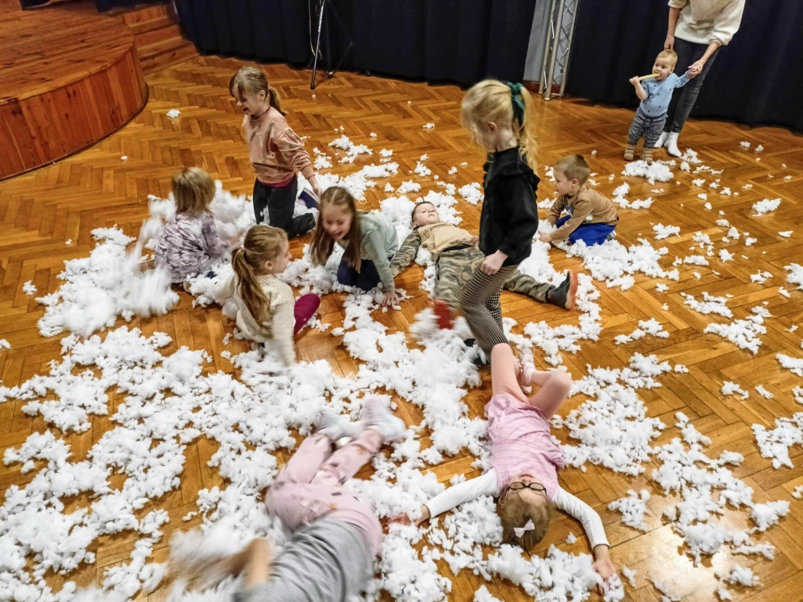 Zdjęcie w galerii na portalu naszraciborz.pl: Kolejne przygody Małych Odkrywców Sztuki wiadomości z regionu