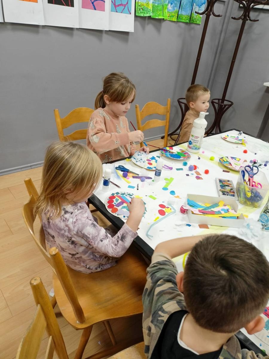 Zdjęcie w galerii na portalu naszraciborz.pl: Kolejne przygody Małych Odkrywców Sztuki wiadomości z regionu