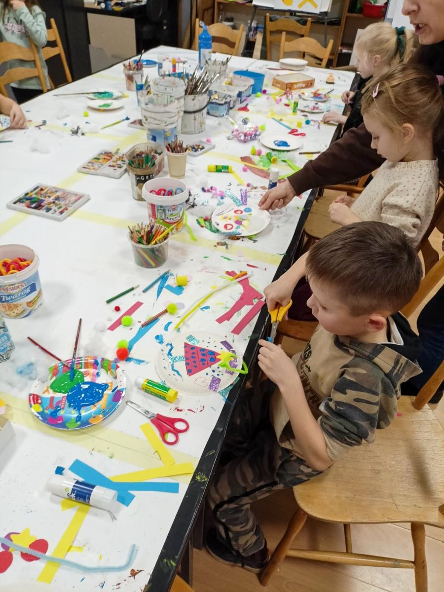 Zdjęcie w galerii na portalu naszraciborz.pl: Kolejne przygody Małych Odkrywców Sztuki wiadomości z regionu