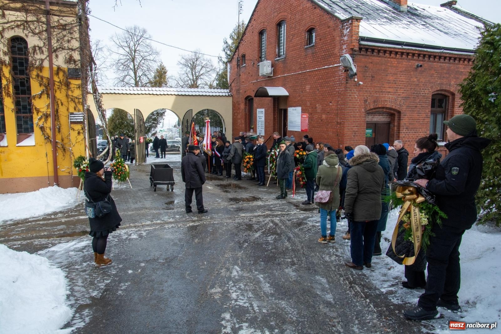 Zdjęcie w galerii na portalu naszraciborz.pl: Na Jeruzalem pożegnano śp. Pawła Newerlę, zasłużonego obywatela miasta Raciborza [FOTO i WIDEO] wiadomości z regionu