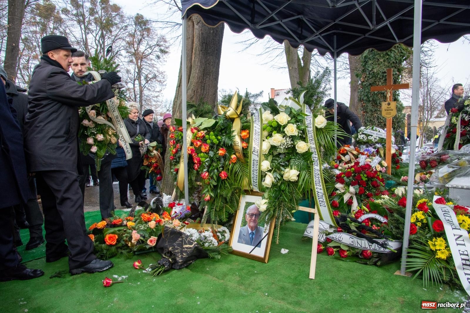 Zdjęcie w galerii na portalu naszraciborz.pl: Na Jeruzalem pożegnano śp. Pawła Newerlę, zasłużonego obywatela miasta Raciborza [FOTO i WIDEO] wiadomości z regionu
