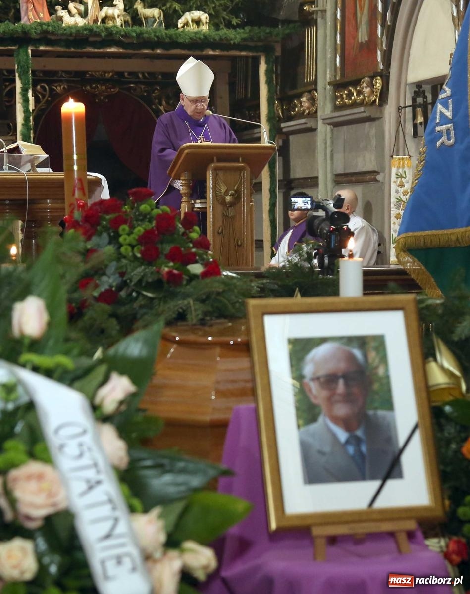 Zdjęcie w galerii na portalu naszraciborz.pl: Na Jeruzalem pożegnano śp. Pawła Newerlę, zasłużonego obywatela miasta Raciborza [FOTO i WIDEO] wiadomości z regionu