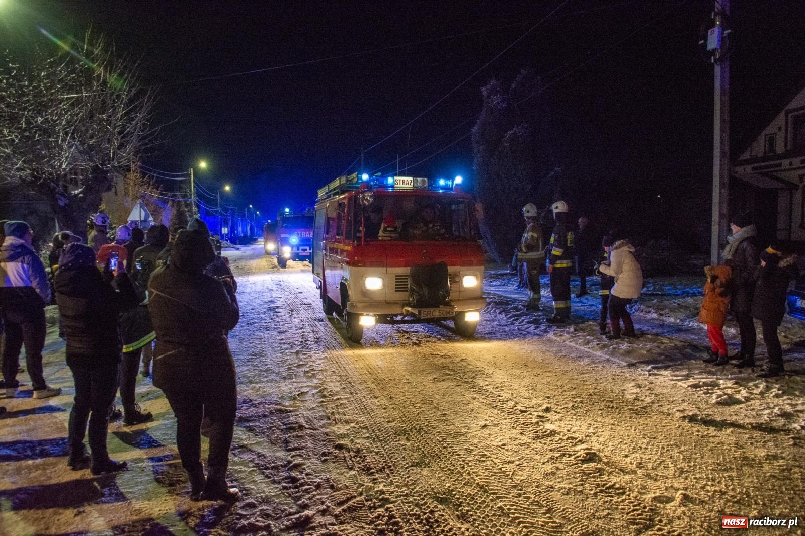 Zdjęcie w galerii na portalu naszraciborz.pl: MAMY TO! W remizie w Cyprzanowie zaparkowało nowe Volvo [FOTO i WIDEO] wiadomości z regionu