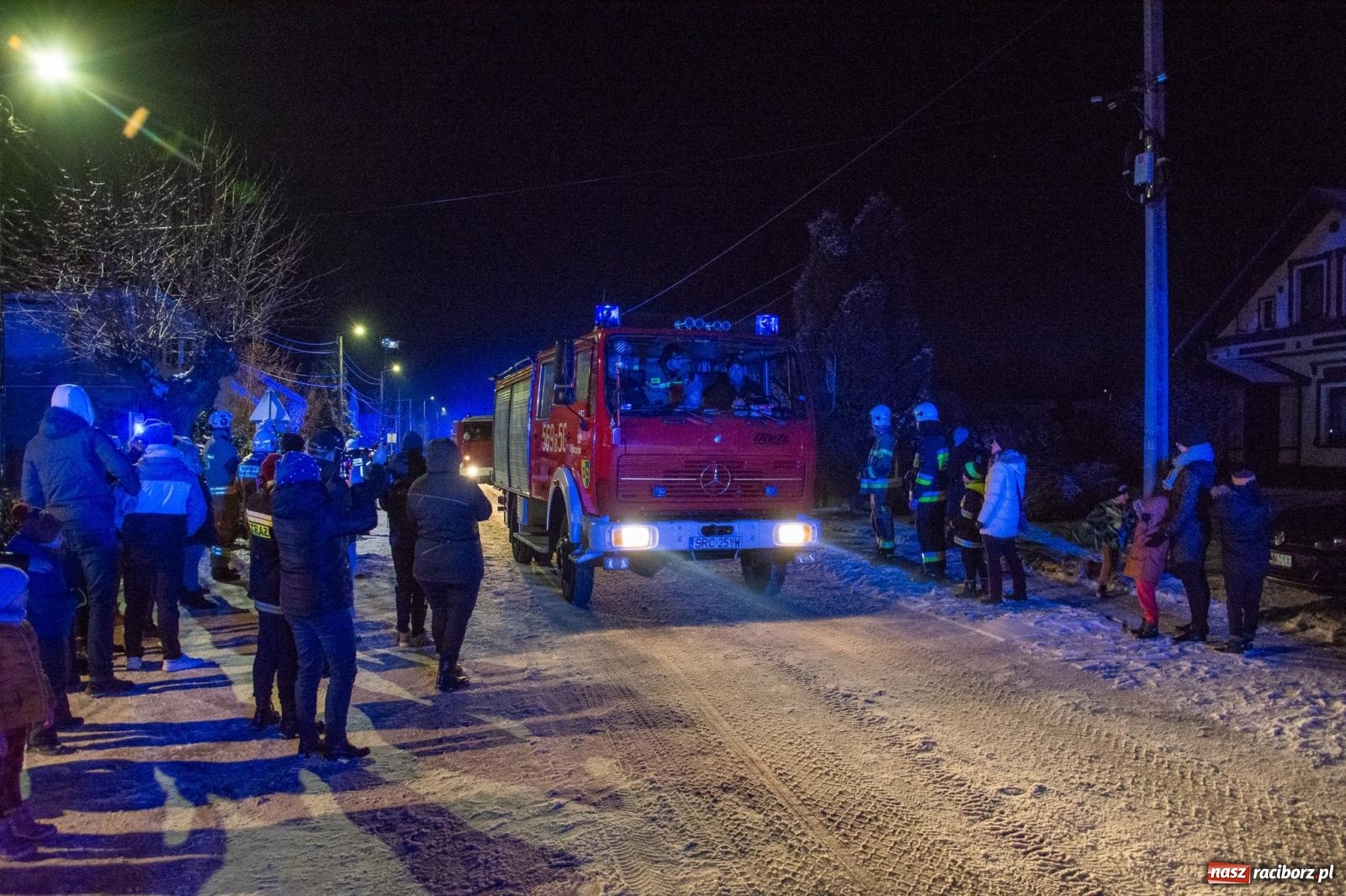 Zdjęcie w galerii na portalu naszraciborz.pl: MAMY TO! W remizie w Cyprzanowie zaparkowało nowe Volvo [FOTO i WIDEO] wiadomości z regionu