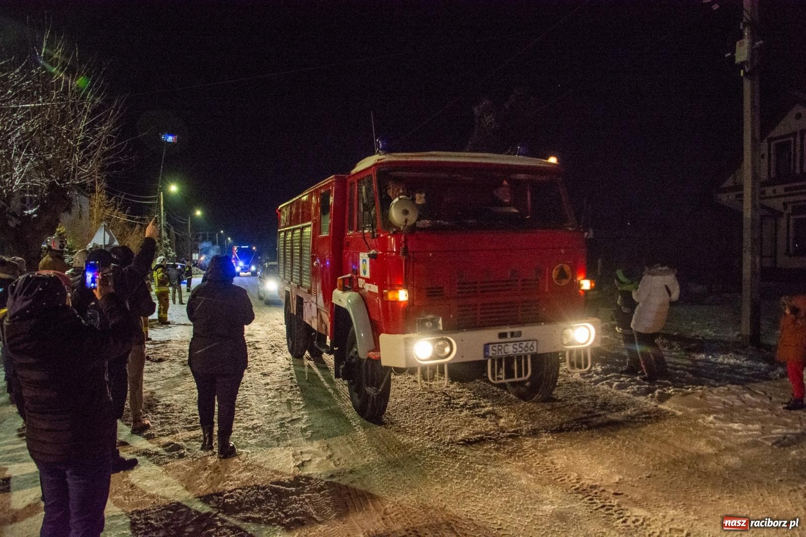 Zdjęcie w galerii na portalu naszraciborz.pl: MAMY TO! W remizie w Cyprzanowie zaparkowało nowe Volvo [FOTO i WIDEO] wiadomości z regionu