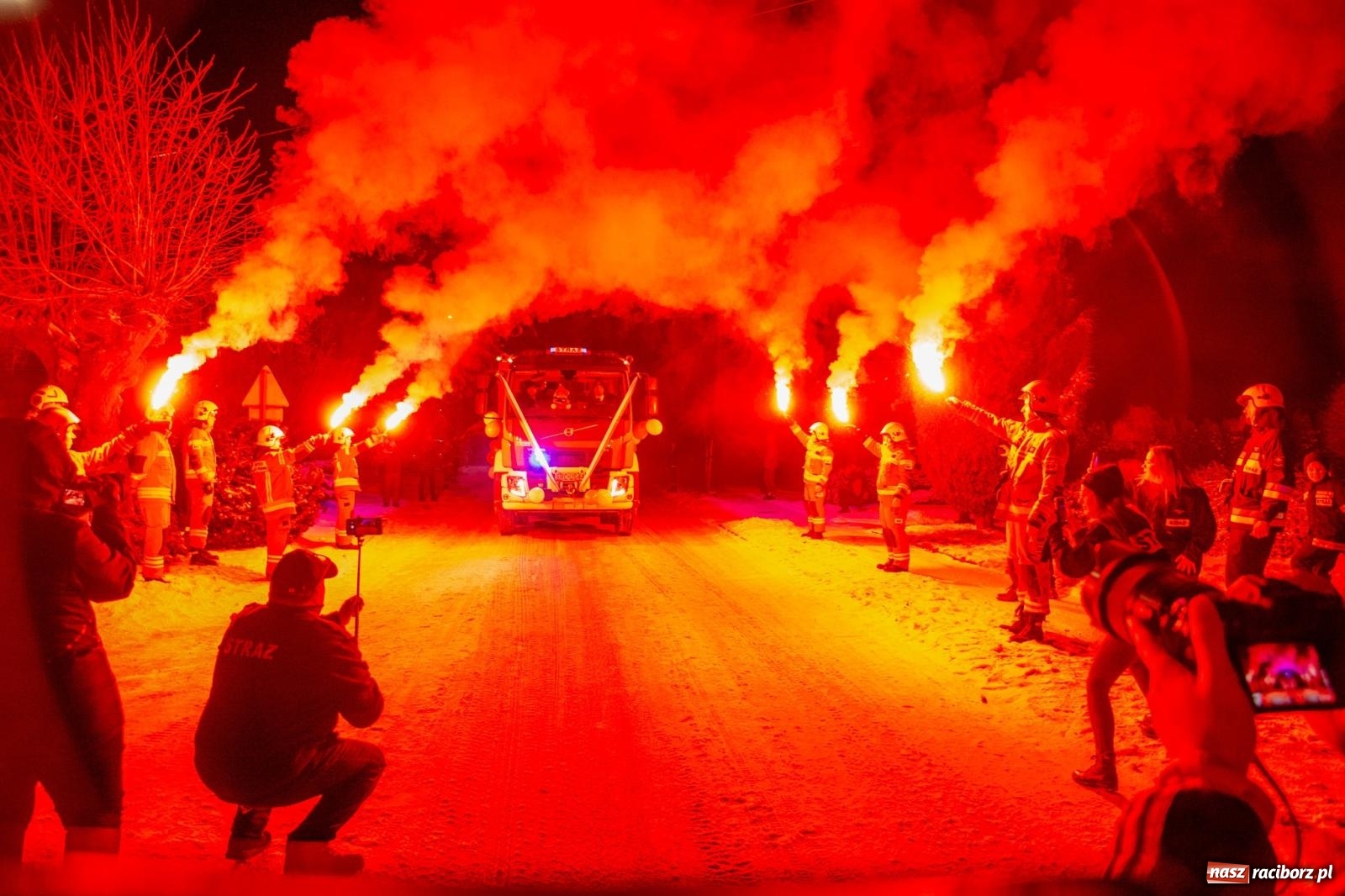 Zdjęcie w galerii na portalu naszraciborz.pl: MAMY TO! W remizie w Cyprzanowie zaparkowało nowe Volvo [FOTO i WIDEO] wiadomości z regionu