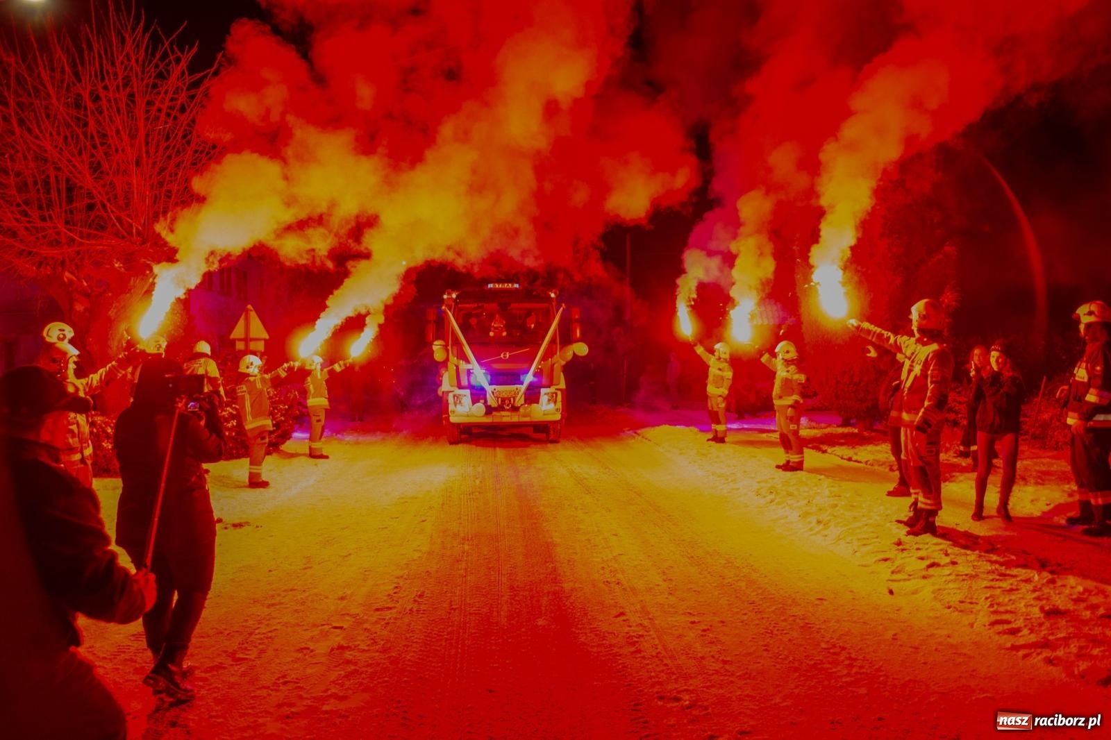 Zdjęcie w galerii na portalu naszraciborz.pl: MAMY TO! W remizie w Cyprzanowie zaparkowało nowe Volvo [FOTO i WIDEO] wiadomości z regionu
