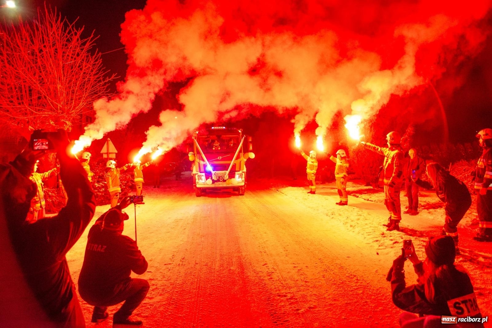 Zdjęcie w galerii na portalu naszraciborz.pl: MAMY TO! W remizie w Cyprzanowie zaparkowało nowe Volvo [FOTO i WIDEO] wiadomości z regionu
