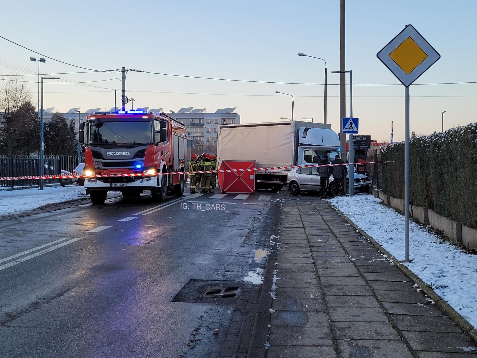 Zdjęcie w galerii na portalu naszraciborz.pl: Groźne zderzenie na skrzyżowaniu Siwonia-Cecylii wiadomości z regionu