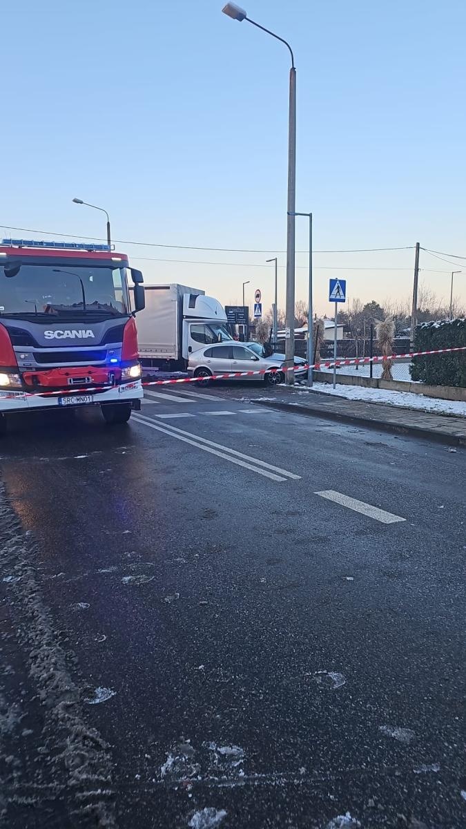 Zdjęcie w galerii na portalu naszraciborz.pl: Groźne zderzenie na skrzyżowaniu Siwonia-Cecylii wiadomości z regionu