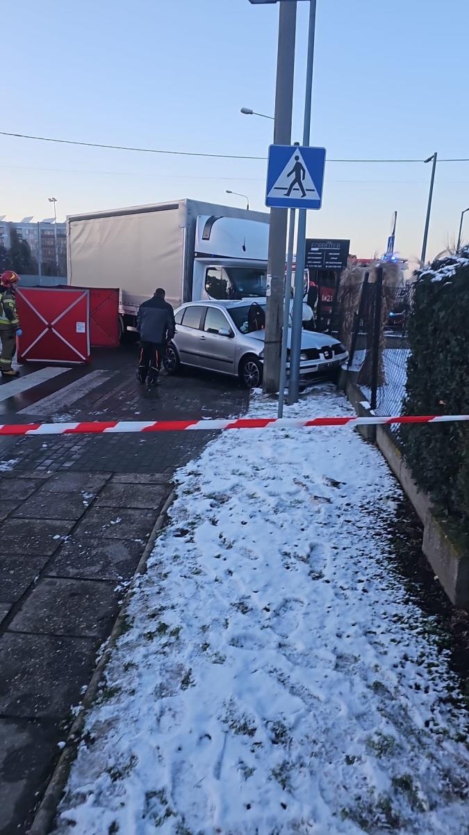 Zdjęcie w galerii na portalu naszraciborz.pl: Groźne zderzenie na skrzyżowaniu Siwonia-Cecylii wiadomości z regionu