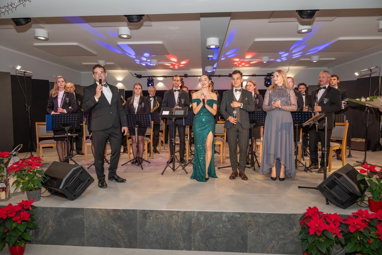 Zdjęcie w galerii na portalu naszraciborz.pl: Noworoczny koncert Gminy Krzyżanowice tym razem w nowym miejscu wiadomości z regionu