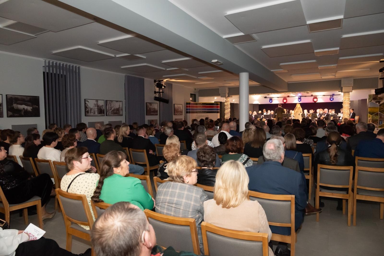 Zdjęcie w galerii na portalu naszraciborz.pl: Noworoczny koncert Gminy Krzyżanowice tym razem w nowym miejscu wiadomości z regionu