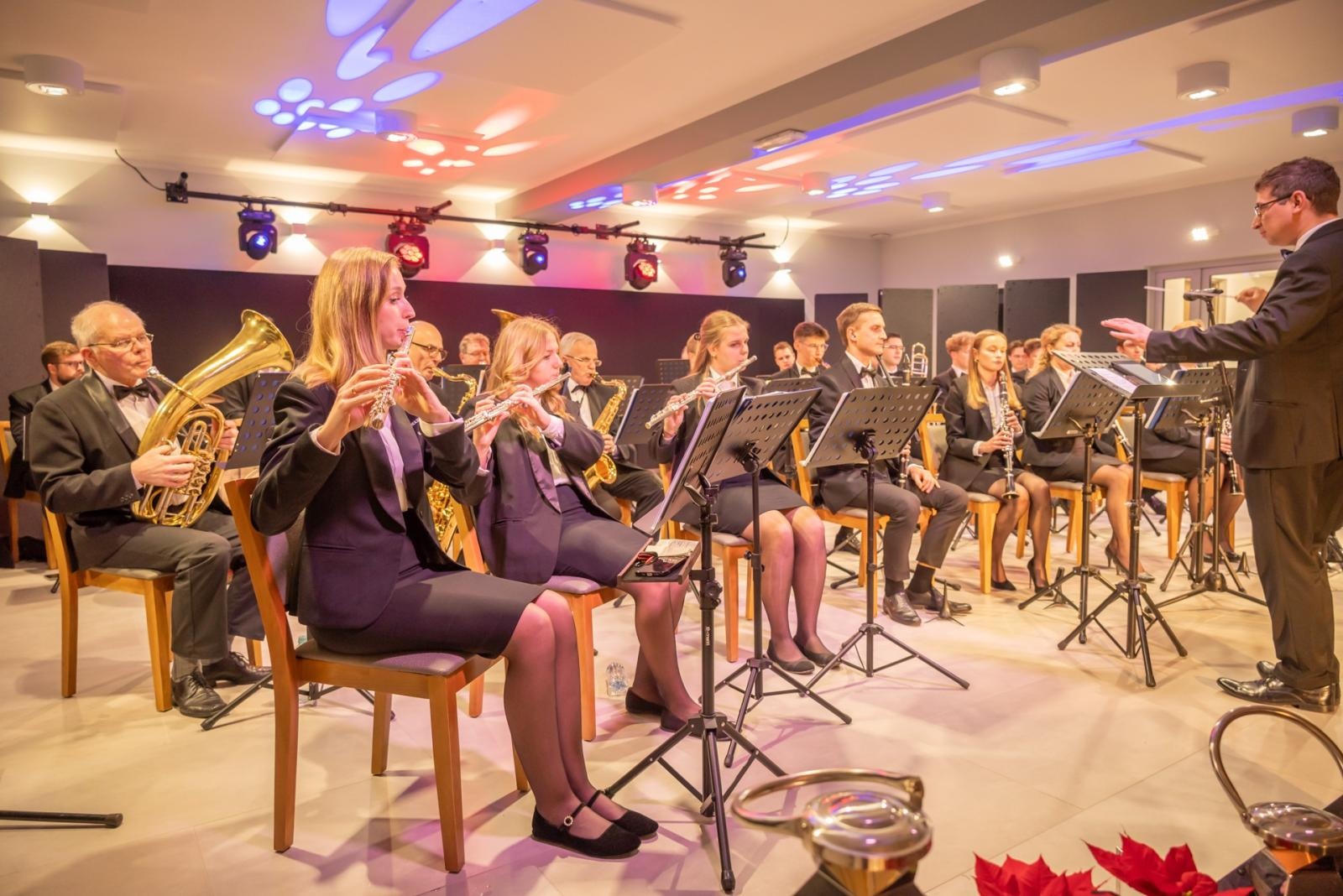 Zdjęcie w galerii na portalu naszraciborz.pl: Noworoczny koncert Gminy Krzyżanowice tym razem w nowym miejscu wiadomości z regionu