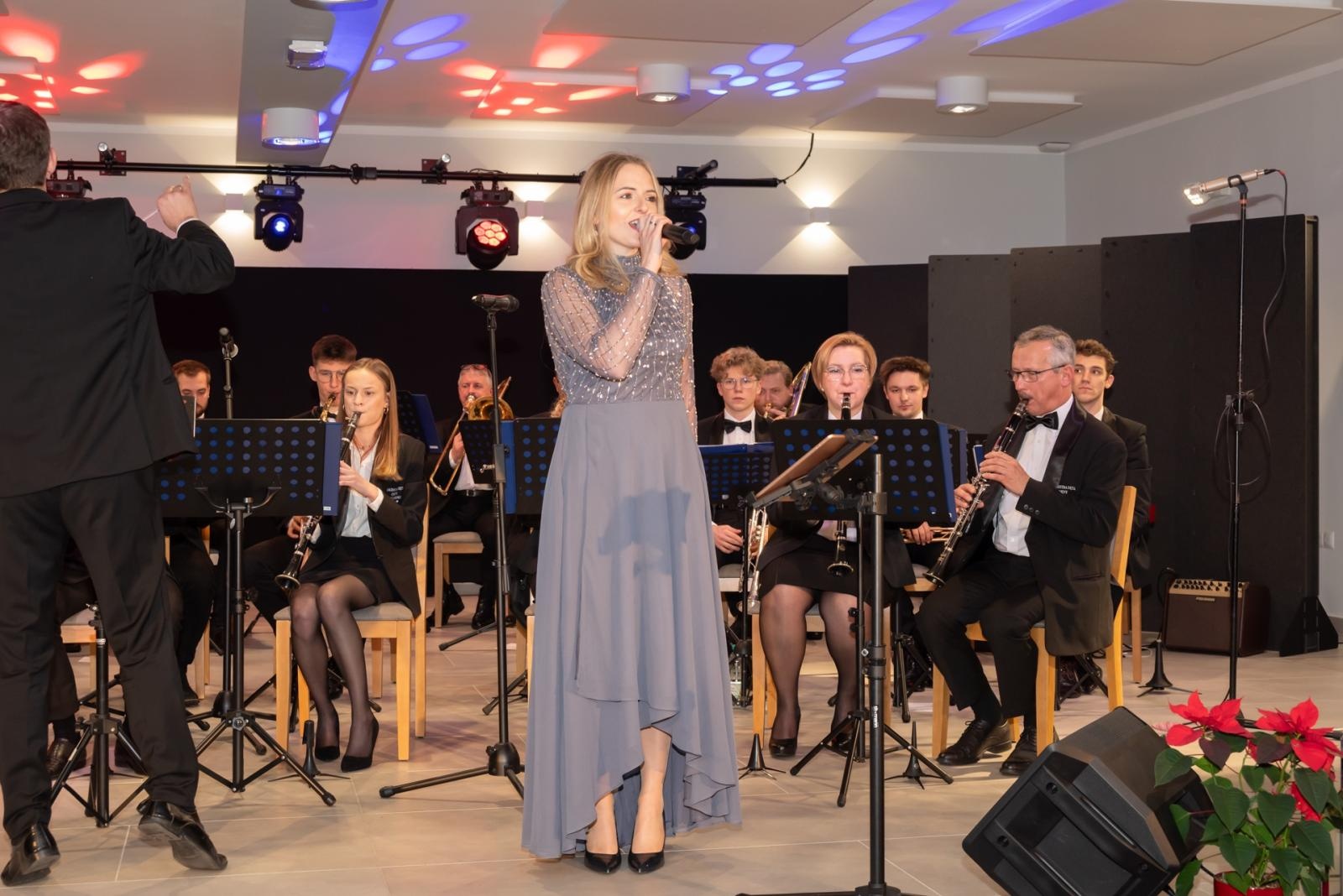 Zdjęcie w galerii na portalu naszraciborz.pl: Noworoczny koncert Gminy Krzyżanowice tym razem w nowym miejscu wiadomości z regionu